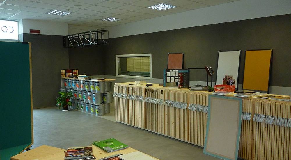 prodotti per la tinteggiatura e la rifinitura di interni ed esterni cosmocolor san benedetto del tronto